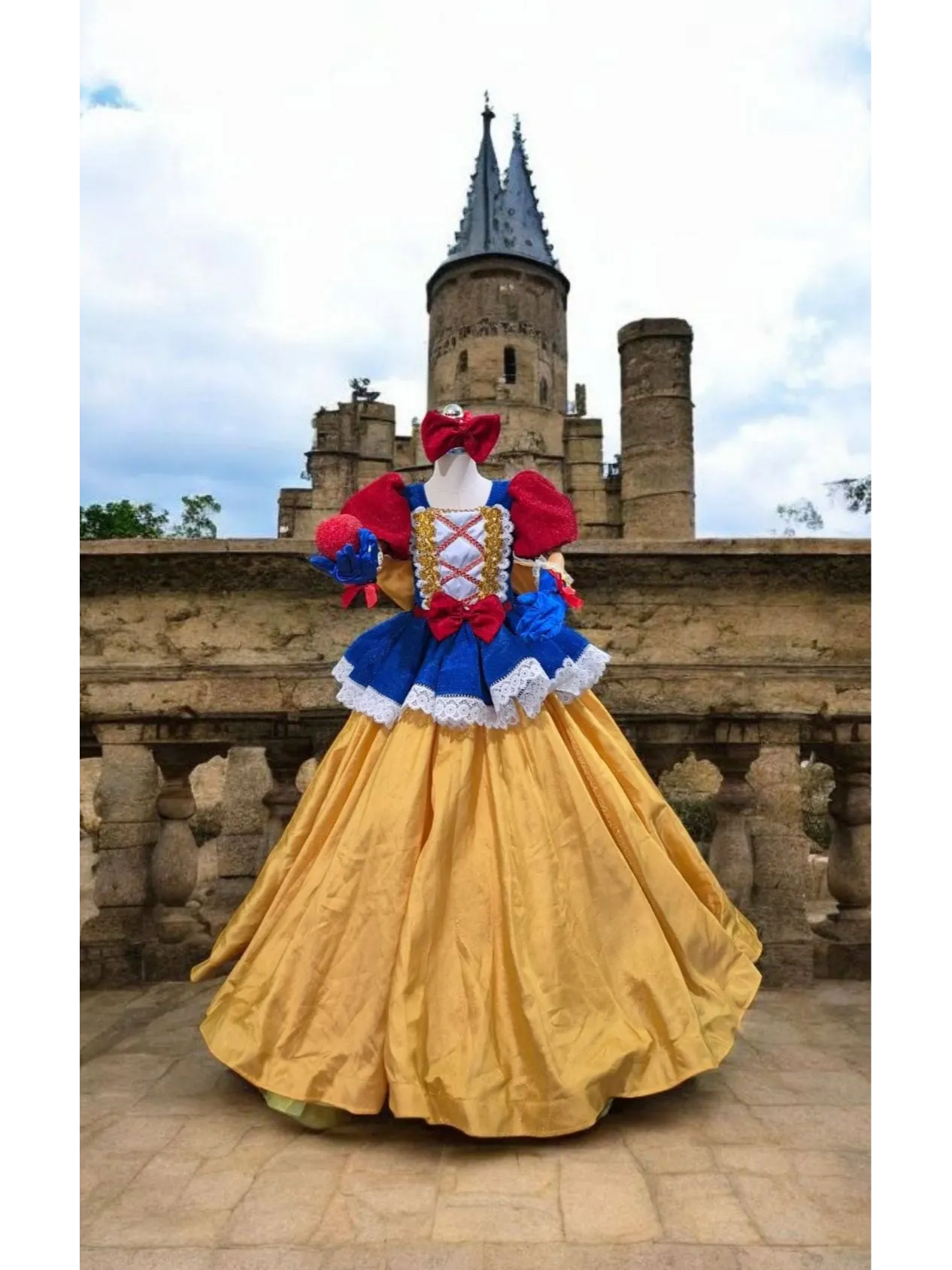 SNOW WHITE.webp