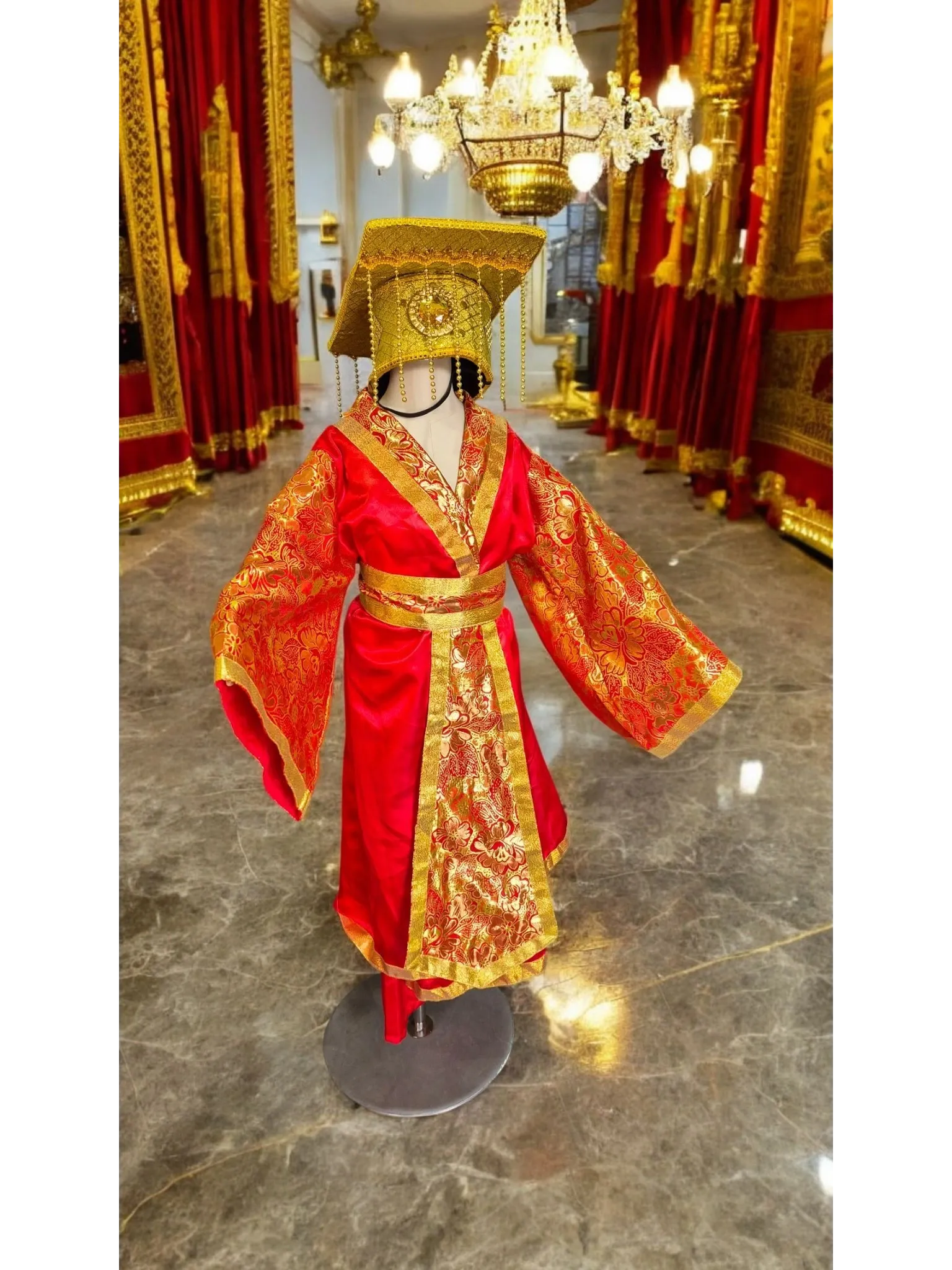 UN CHINA BOY.webp